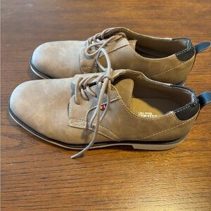 Tan and Black Dress Shoes with Lace-Up Design